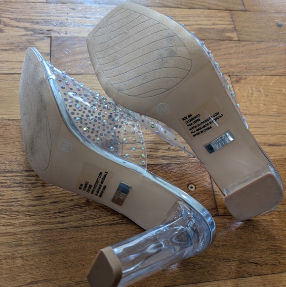 I.D. Required Glitzy Tranparent Sandals - Picture 5 of 6
